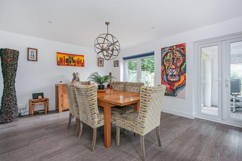 4 bedroom detached house for sale, Chanterlands Avenue, Hull HU5