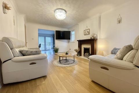 undefined, Alyssum Way, Leicester LE19