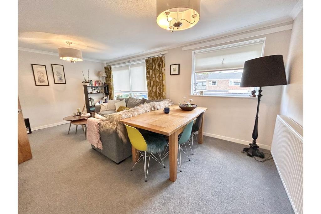 Lounge/Dining Room