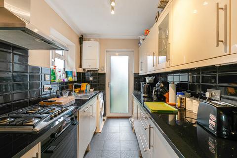 3 bedroom semi-detached house for sale, Kingston Road, Staines-upon-Thames, Surrey, TW18