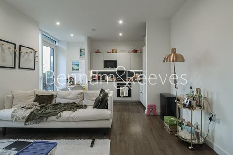 1 bedroom apartment to rent, Coster Avenue, London N4