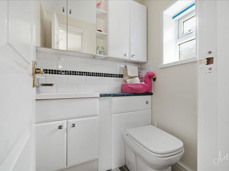 Ensuite shower room