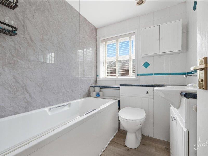 Bathroom/w.c.