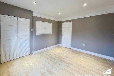 2 bedroom flat to rent, Coval Lane, Chelmsford, CM1