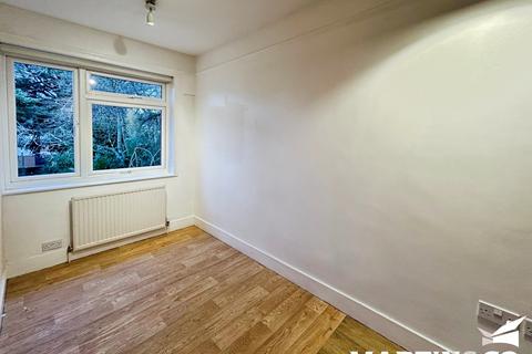 2 bedroom flat to rent, Coval Lane, Chelmsford, CM1