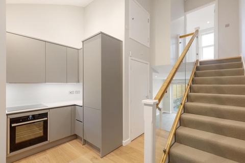 undefined, King George Mews, London, SW17