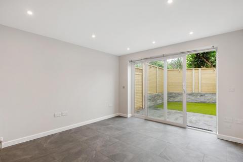 undefined, King George Mews, London, SW17