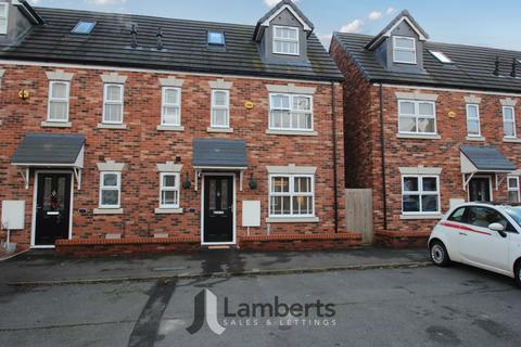 3 bedroom terraced house for sale, Church Street, Studley, B80