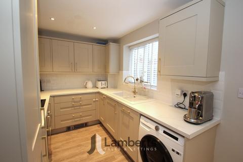 3 bedroom terraced house for sale, Church Street, Studley, B80