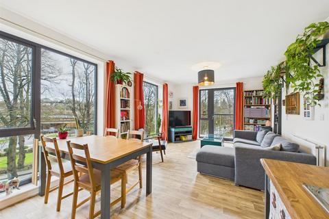 2 bedroom flat for sale, Iron Railway Close, Coulsdon CR5