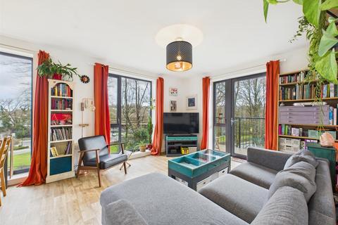 2 bedroom flat for sale, Iron Railway Close, Coulsdon CR5