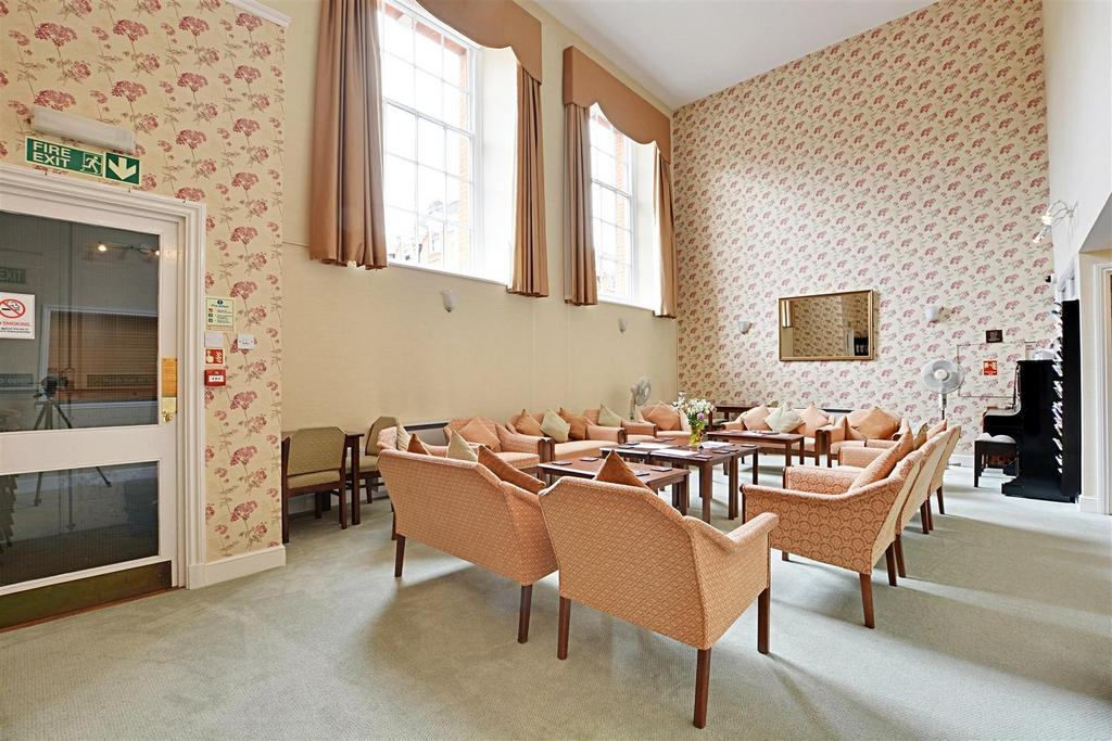 Residents Lounge 2.jpg