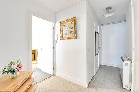 2 bedroom retirement property for sale, Chauncy Court, Hertford SG14
