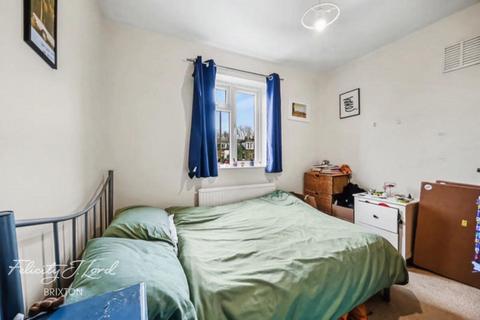2 bedroom maisonette for sale, Kelman Close, London
