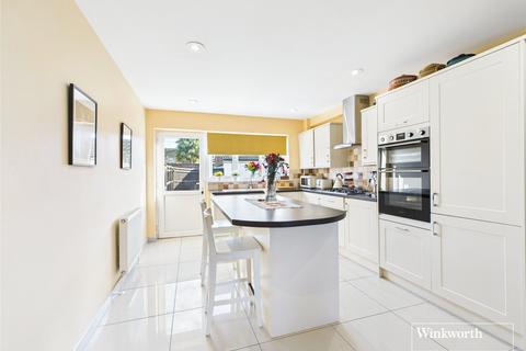 4 bedroom detached house for sale, Wellington Close, Newbury, Berkshire, RG14