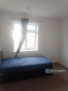 1 bedroom in a house share to rent, Anton Way, Aylesbury, HP21