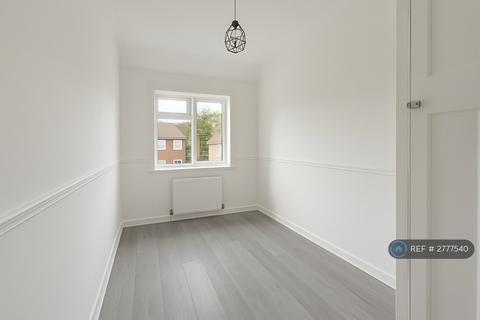 3 bedroom terraced house to rent, Reigate Road, London, BR1