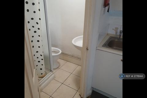 Studio to rent, Dennington Park Road, London, NW6