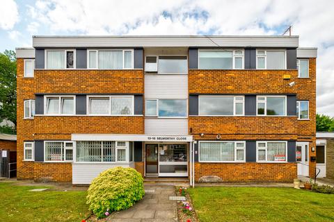 2 bedroom flat to rent, Selworthy Close, Wanstead
