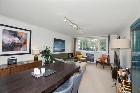 2 bedroom flat to rent, Selworthy Close, Wanstead