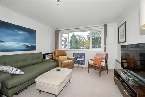 2 bedroom flat to rent, Selworthy Close, Wanstead