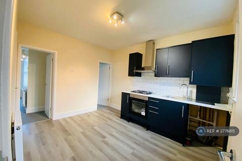 2 bedroom flat to rent, Fonblanque Road, Sheerness, ME12