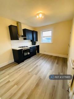 2 bedroom flat to rent, Fonblanque Road, Sheerness, ME12