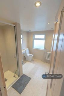 1 bedroom in a house share to rent, Ladbroke Road, Enfield, EN1