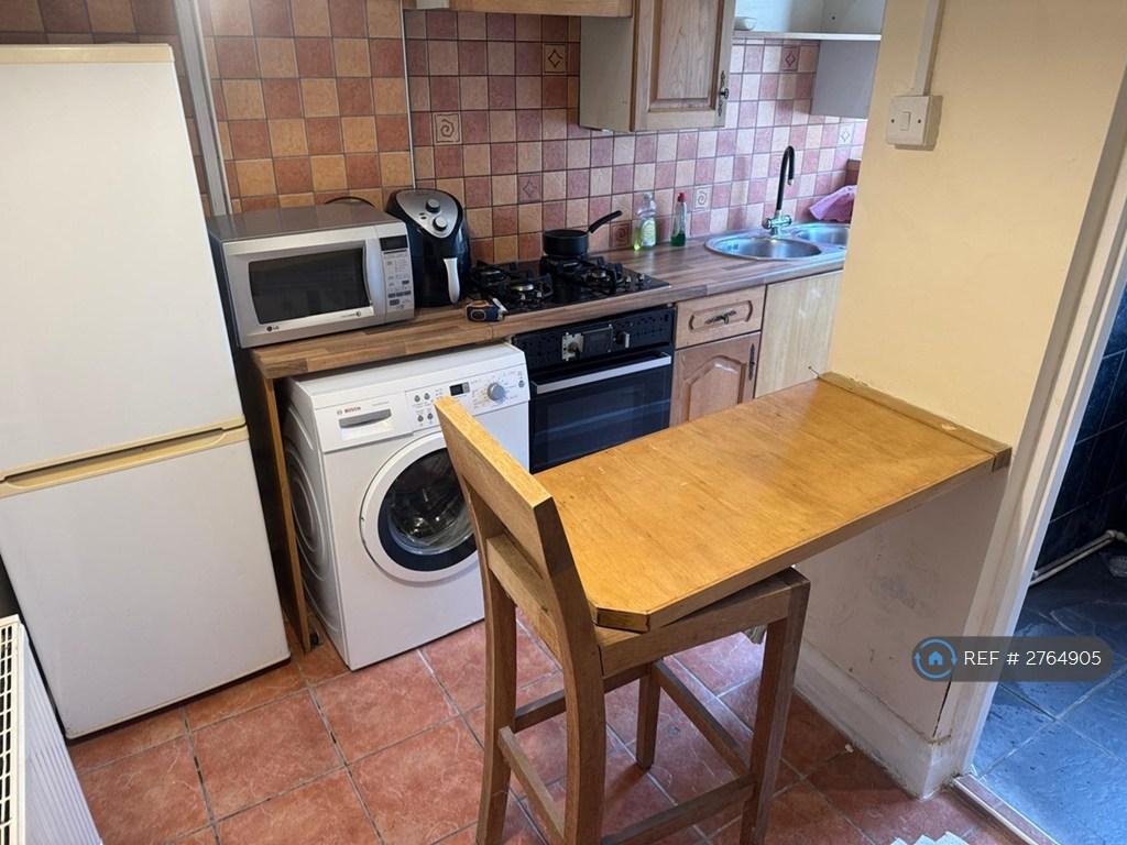 Dining Or Desk Area