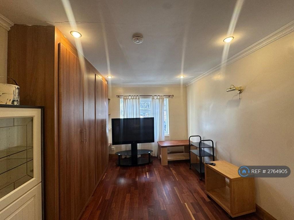 Built In Wardrobes
