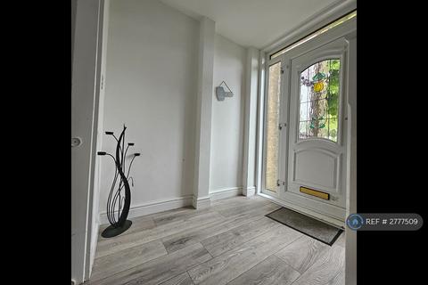 3 bedroom end of terrace house to rent, Colliston Avenue, Glenrothes, KY7