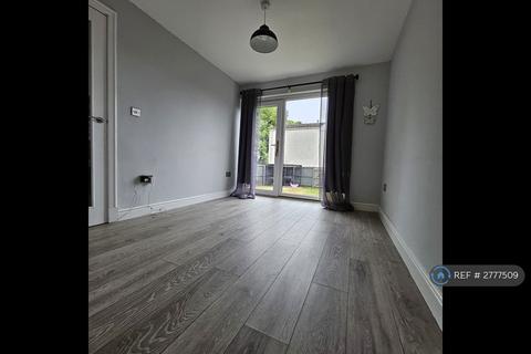 3 bedroom end of terrace house to rent, Colliston Avenue, Glenrothes, KY7
