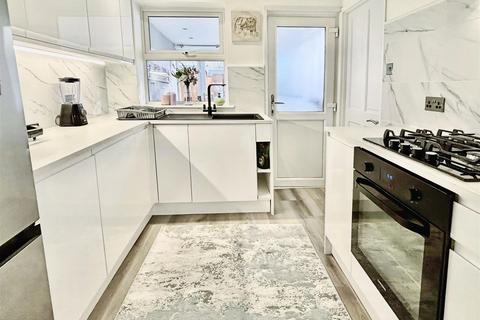 3 bedroom terraced house for sale, Cottall Avenue, Chatham