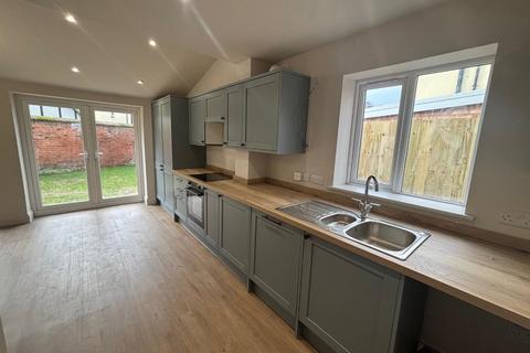 3 bedroom semi-detached house to rent, Cedars Way, Newport , MK16