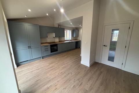 3 bedroom semi-detached house to rent, Cedars Way, Newport , MK16