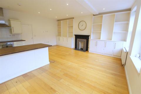 2 bedroom apartment for sale, Church Street, Weybridge