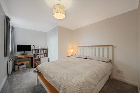 2 bedroom flat for sale, 19/10 Russell Gardens, Edinburgh, EH12 5PP