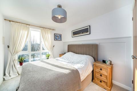1 bedroom flat for sale, St. Georges Way, London SE15