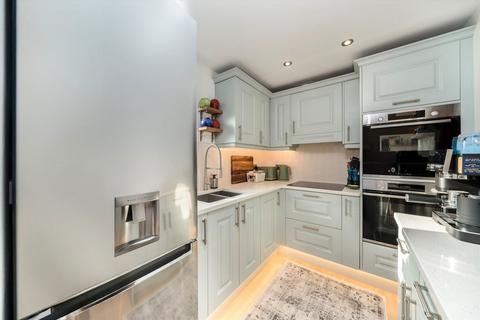 1 bedroom flat for sale, St. Georges Way, London SE15