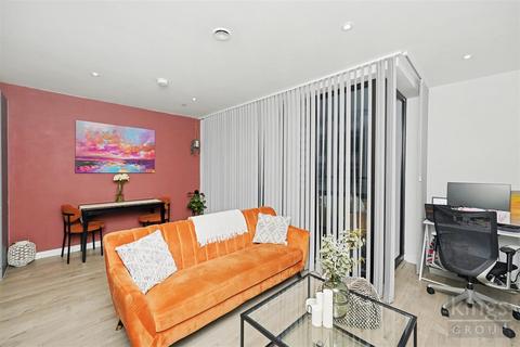 1 bedroom flat for sale, Station Road, London
