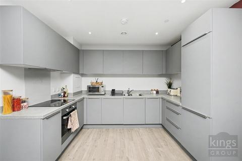 1 bedroom flat for sale, Station Road, London