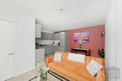 1 bedroom flat for sale, Station Road, London