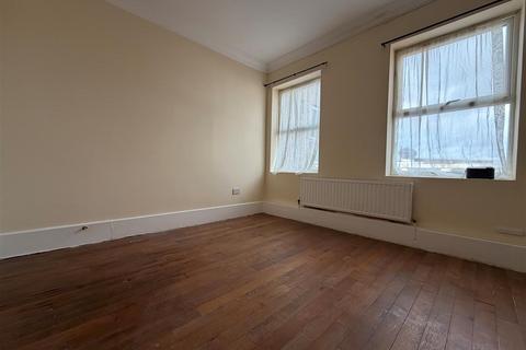 undefined, High Road, Ilford