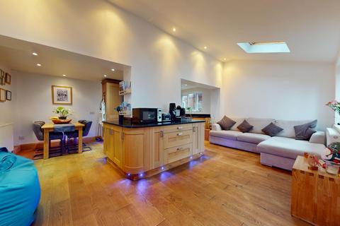 3 bedroom semi-detached house for sale, Norfolk Road, South Shields