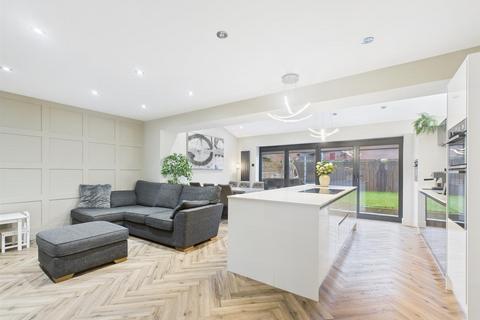 4 bedroom semi-detached house for sale, Cotswold Road, North Shields