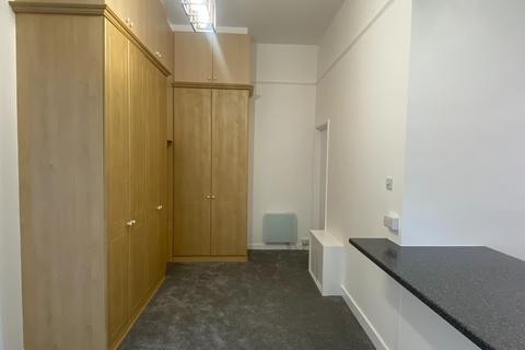 1 bedroom flat to rent, 12 Maderia Road, Bournemouth BH1