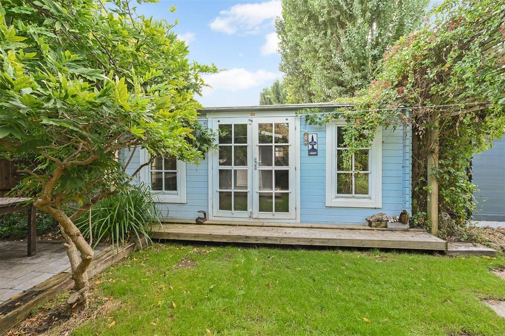 Outbuilding 3.jpg