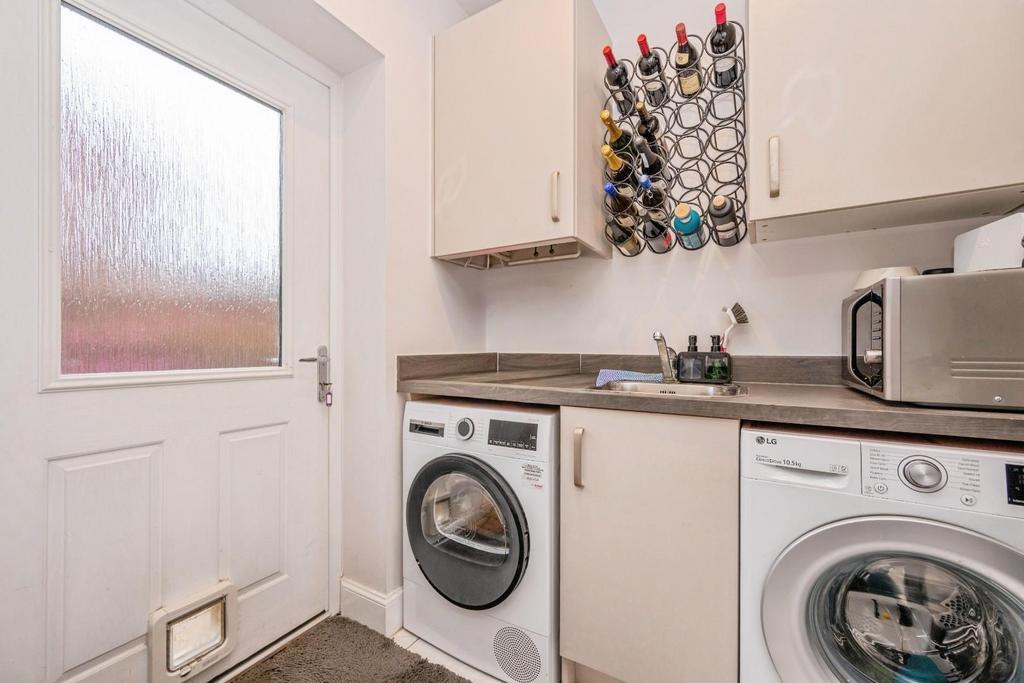14hamstallclose-21.jpg