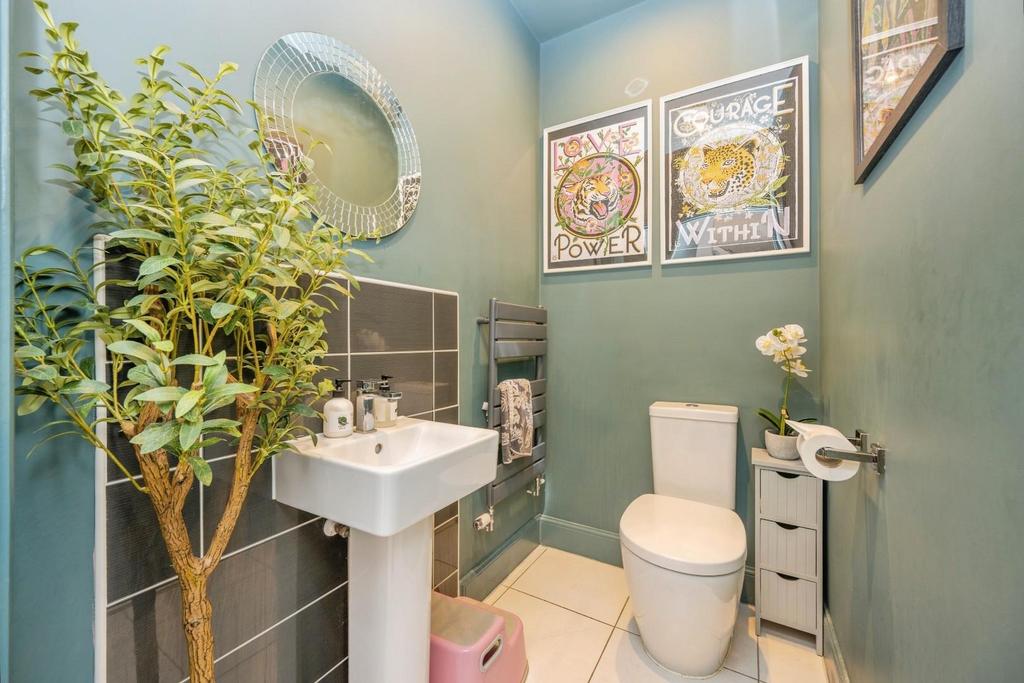 14hamstallclose-20.jpg