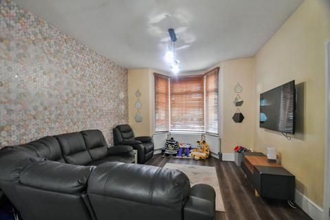 6 bedroom terraced house for sale, Balmoral Road, Gillingham, ME7